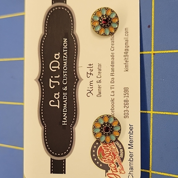 Bronze Tone Stud Earrings Color Circle - Picture 1 of 2